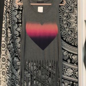 FRINGE GREY TANK TOP W/TRI COLOR OMBRÉ HEART